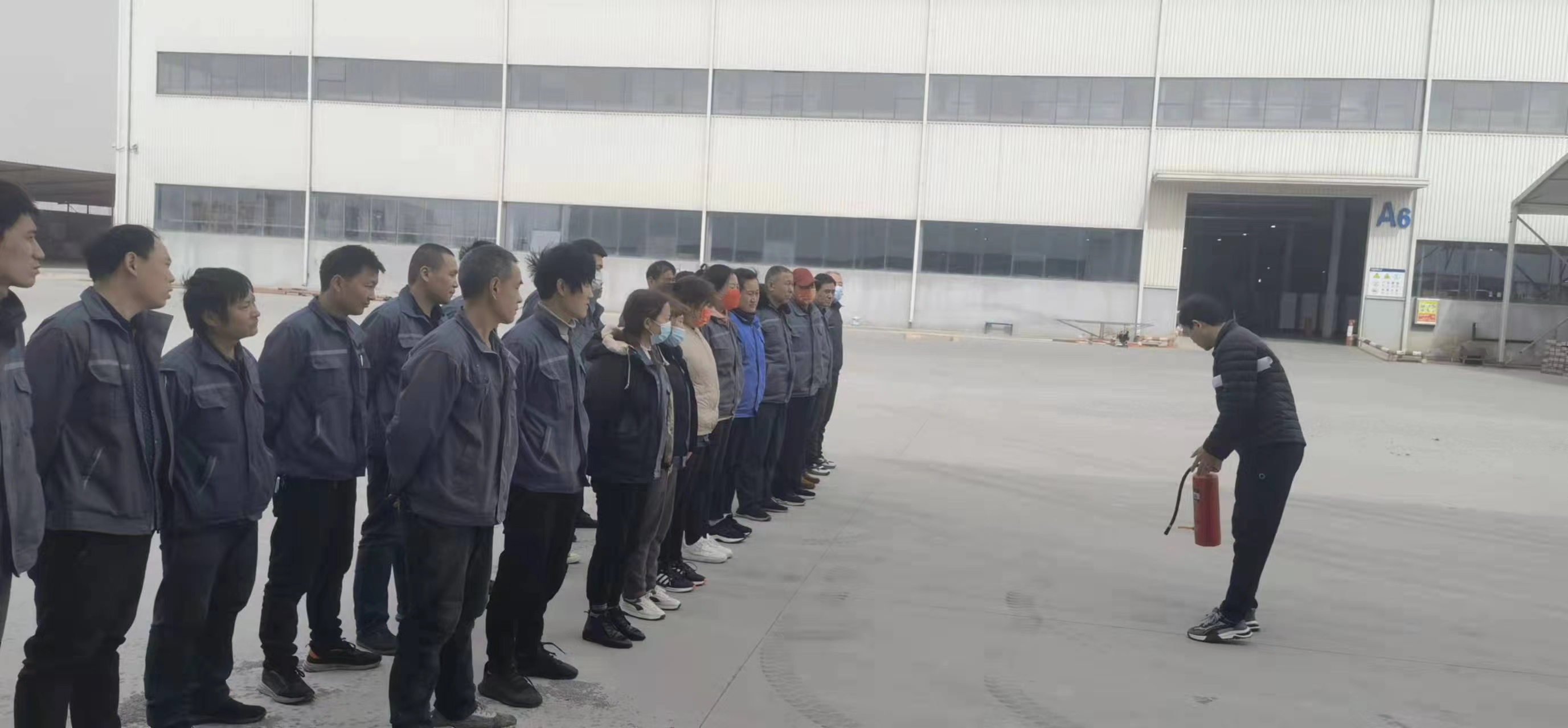 开展消防演练,提升员工应急能力(图2) 开展消防演练,提升员工应急能力(图2)